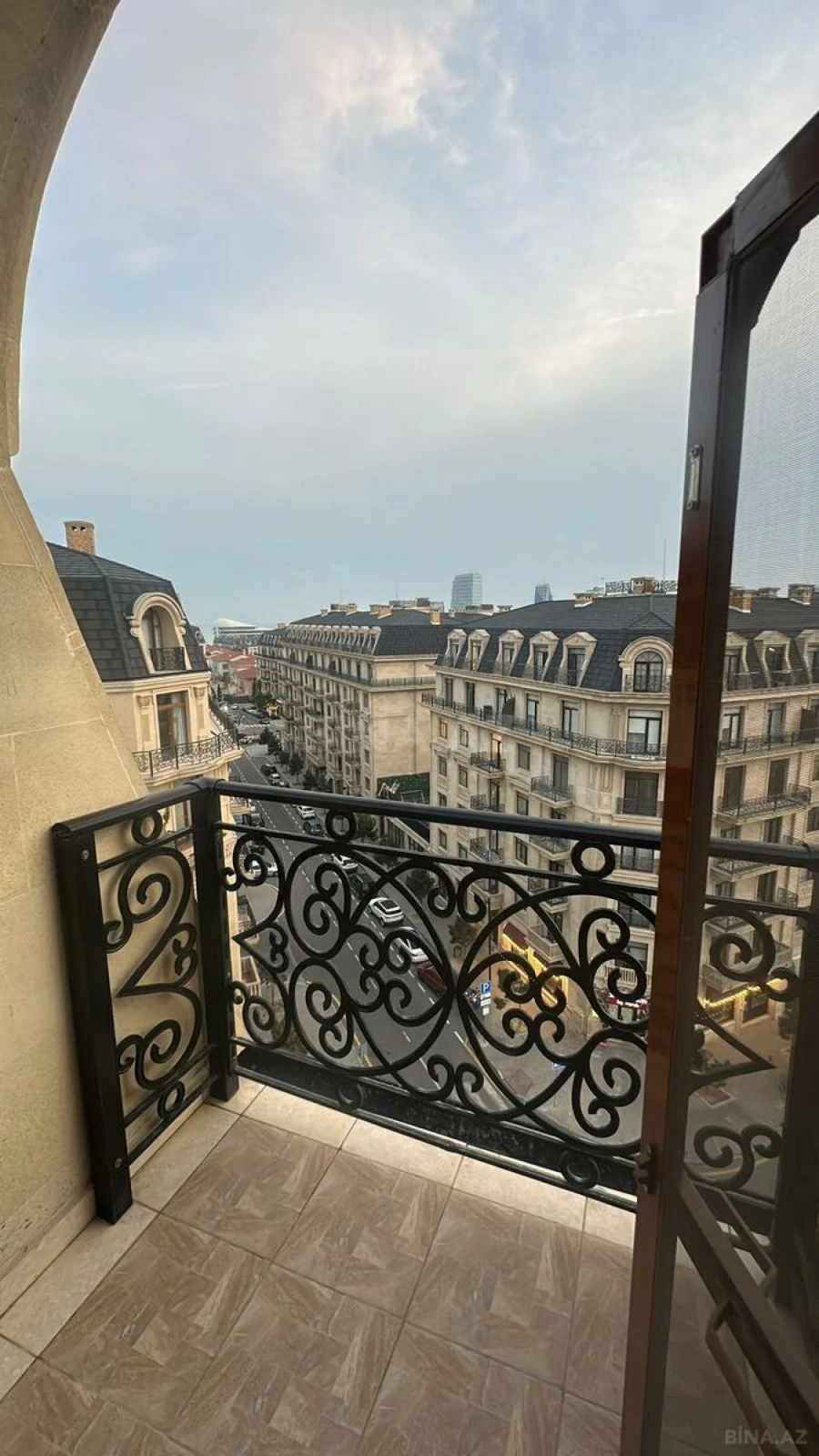 Kirayə verilir 3 otaqlı mənzil 107 m²