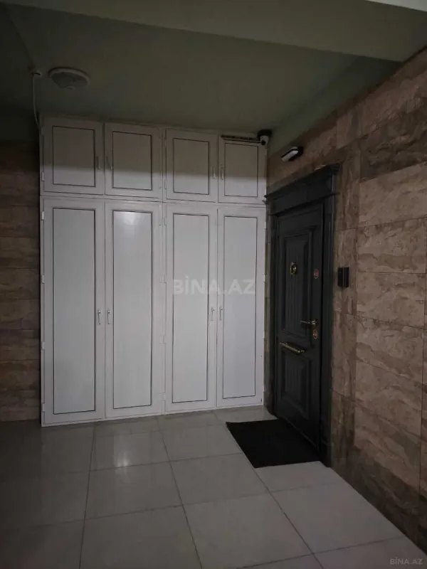 Satılır 4 otaqlı mənzil 160 m²