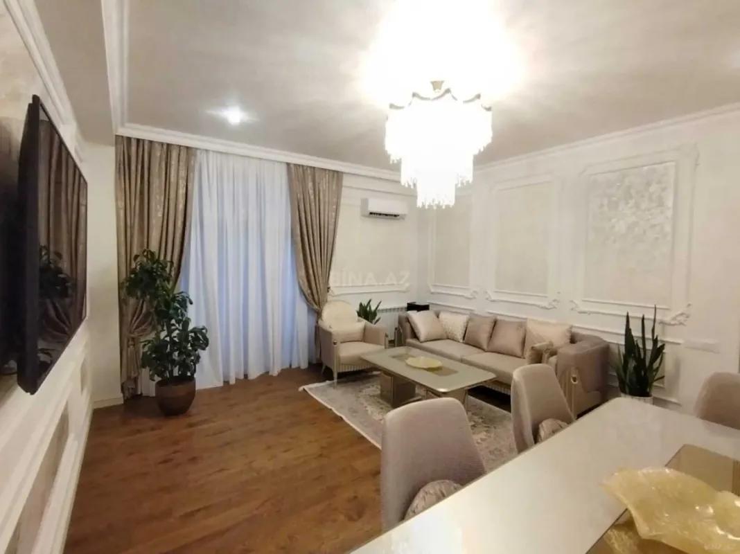 Satılır 4 otaqlı mənzil 160 m²