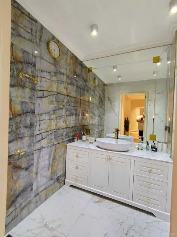 Satılır 4 otaqlı mənzil 160 m²