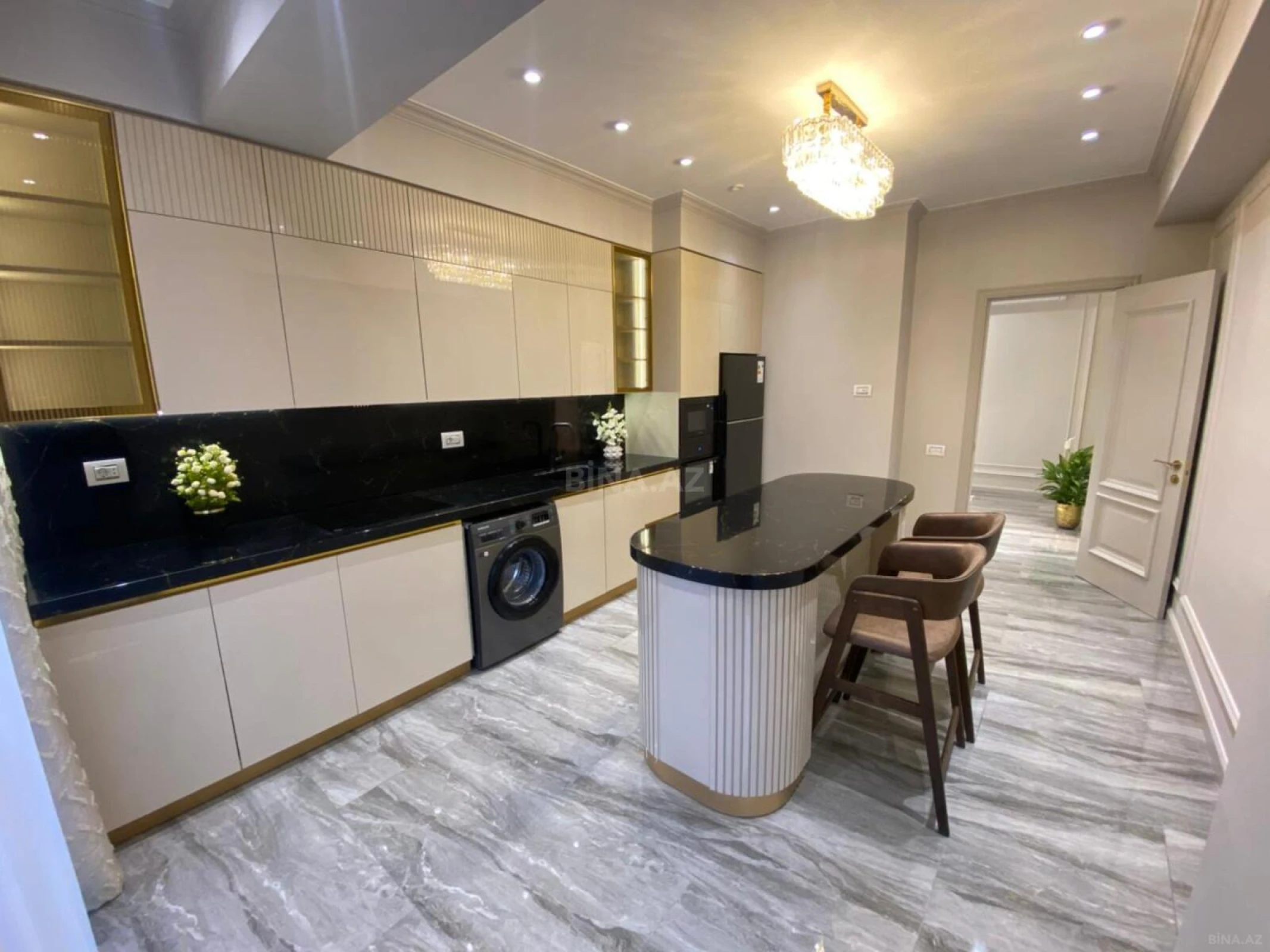 Satılır 3 otaqlı mənzil 128 m²