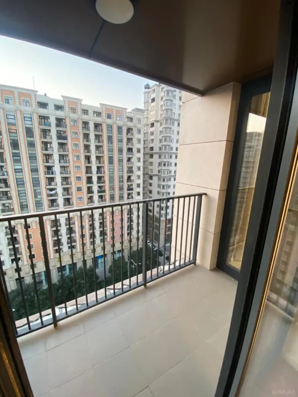 Satılır 3 otaqlı mənzil 128 m²