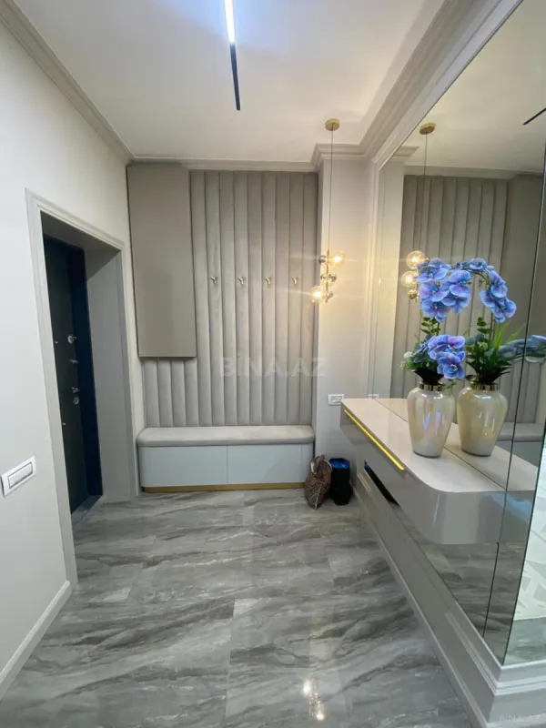 Satılır 3 otaqlı mənzil 128 m²