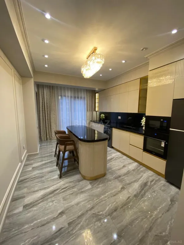Satılır 3 otaqlı mənzil 128 m²