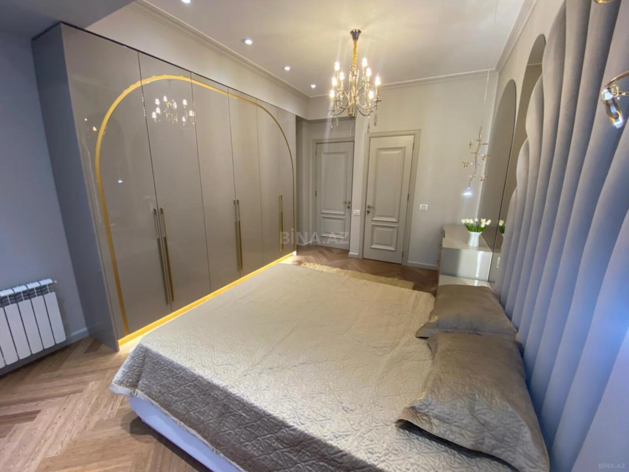 Satılır 3 otaqlı mənzil 128 m²