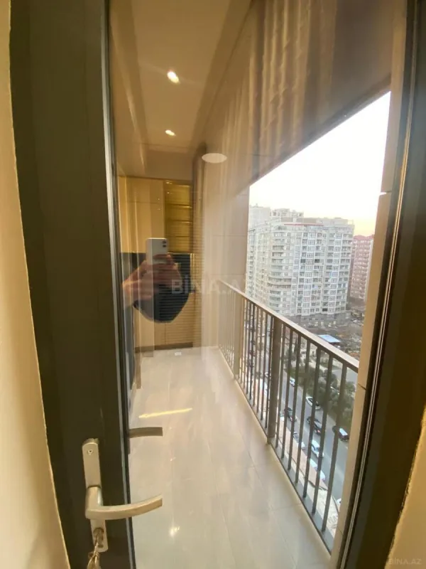 Satılır 3 otaqlı mənzil 128 m²