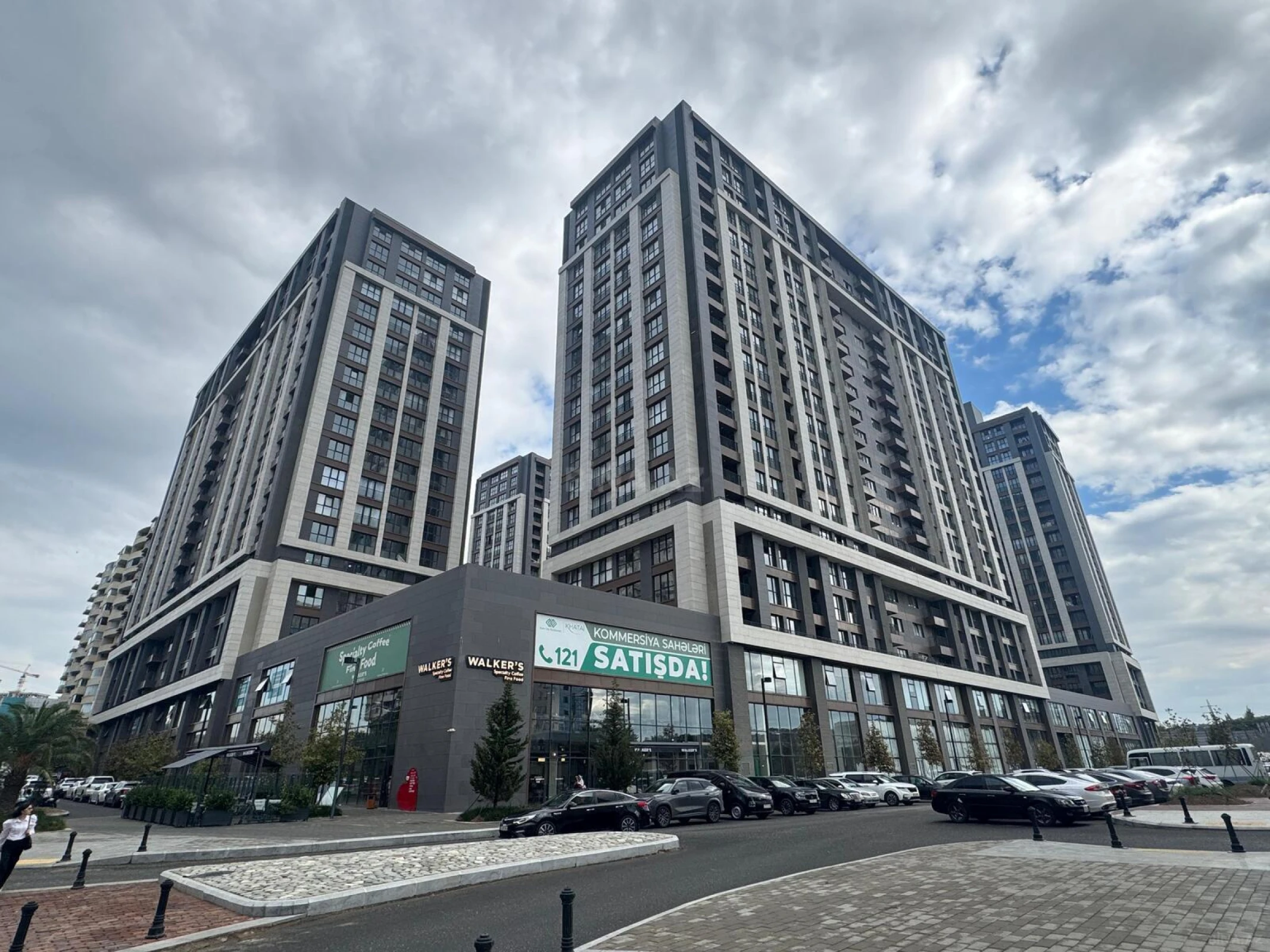 Satılır 3 otaqlı mənzil 128 m²