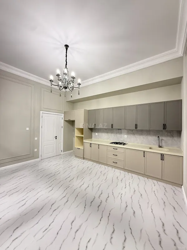 Satılır 5 otaqlı həyət evi 260 m²