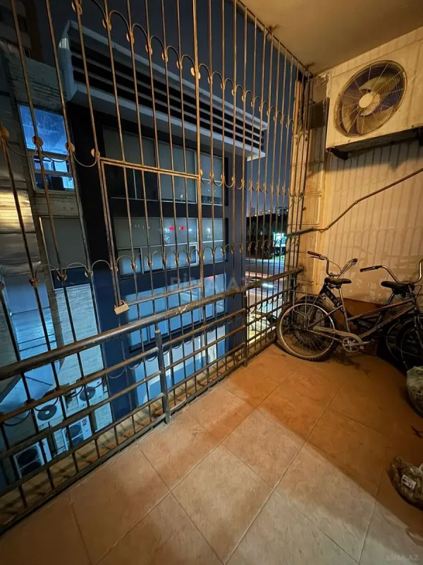 Satılır 4 otaqlı mənzil 170 m²