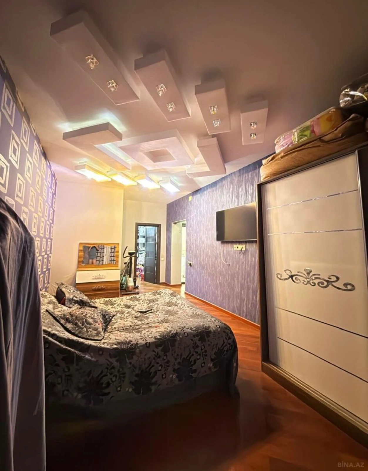 Satılır 4 otaqlı mənzil 170 m²