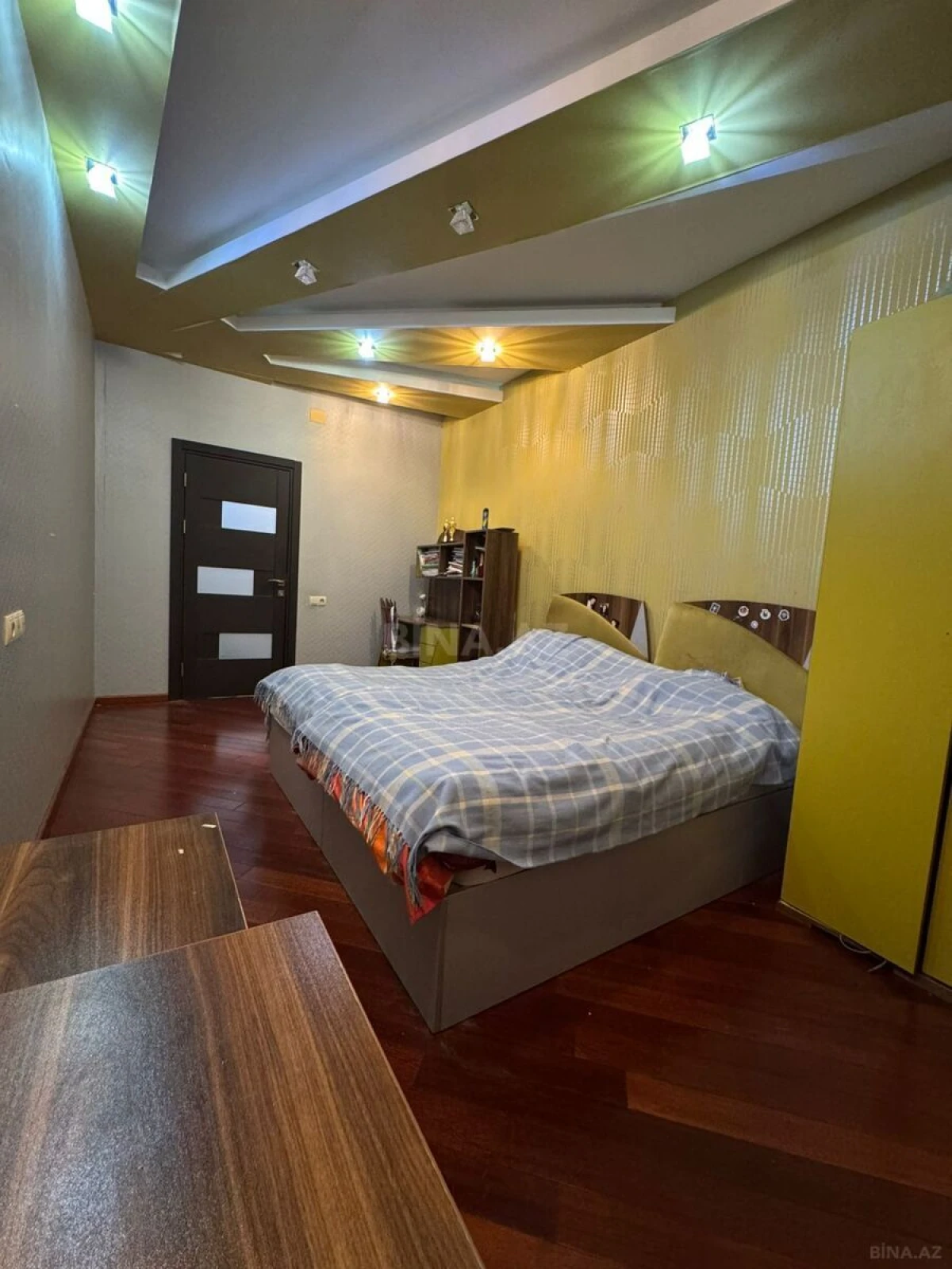 Satılır 4 otaqlı mənzil 170 m²