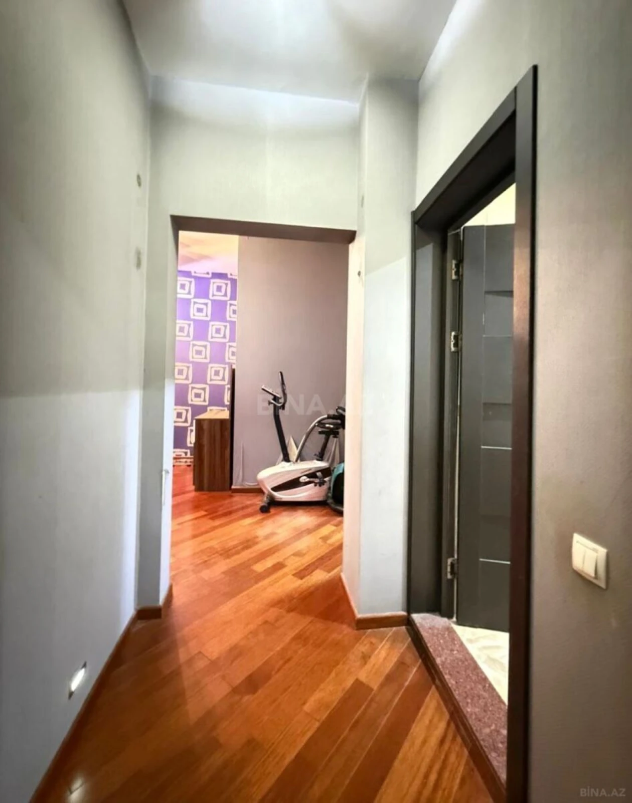 Satılır 4 otaqlı mənzil 170 m²