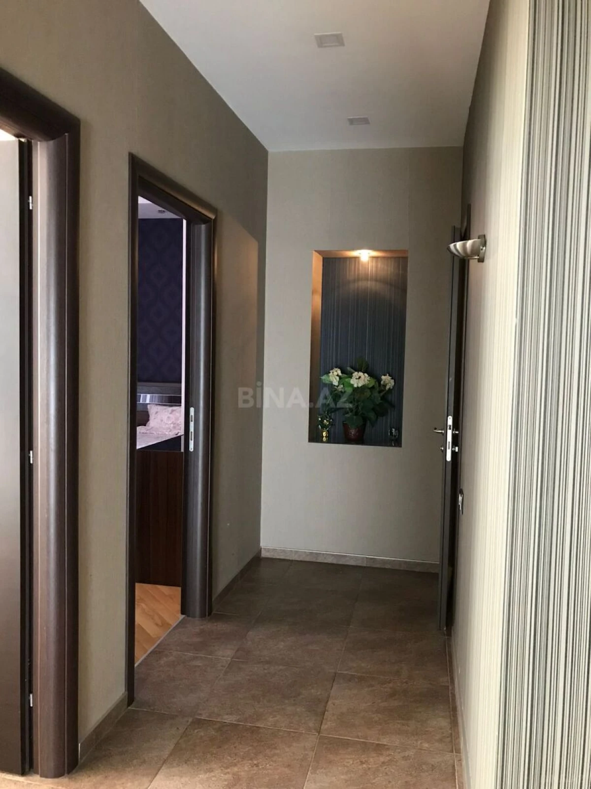 Satılır 3 otaqlı mənzil 117 m²
