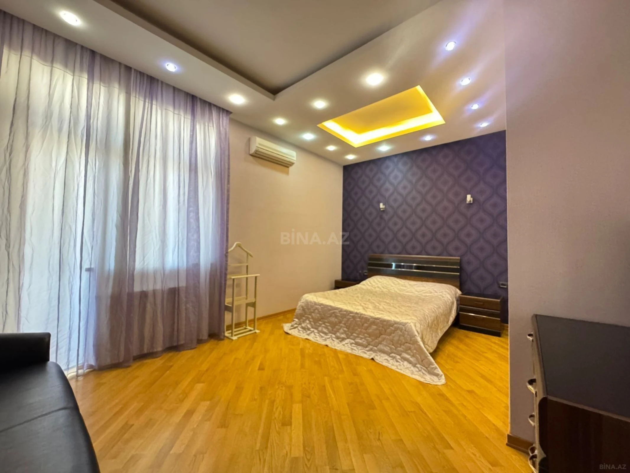 Satılır 3 otaqlı mənzil 117 m²