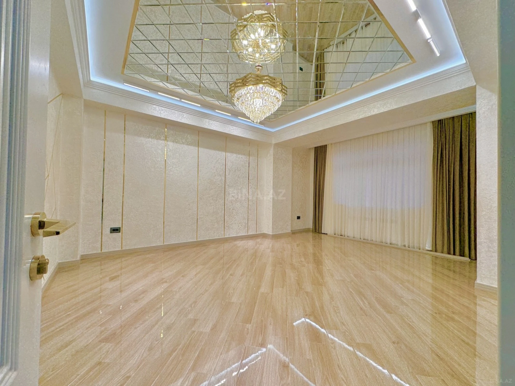 Satılır 3 otaqlı mənzil 110 m²