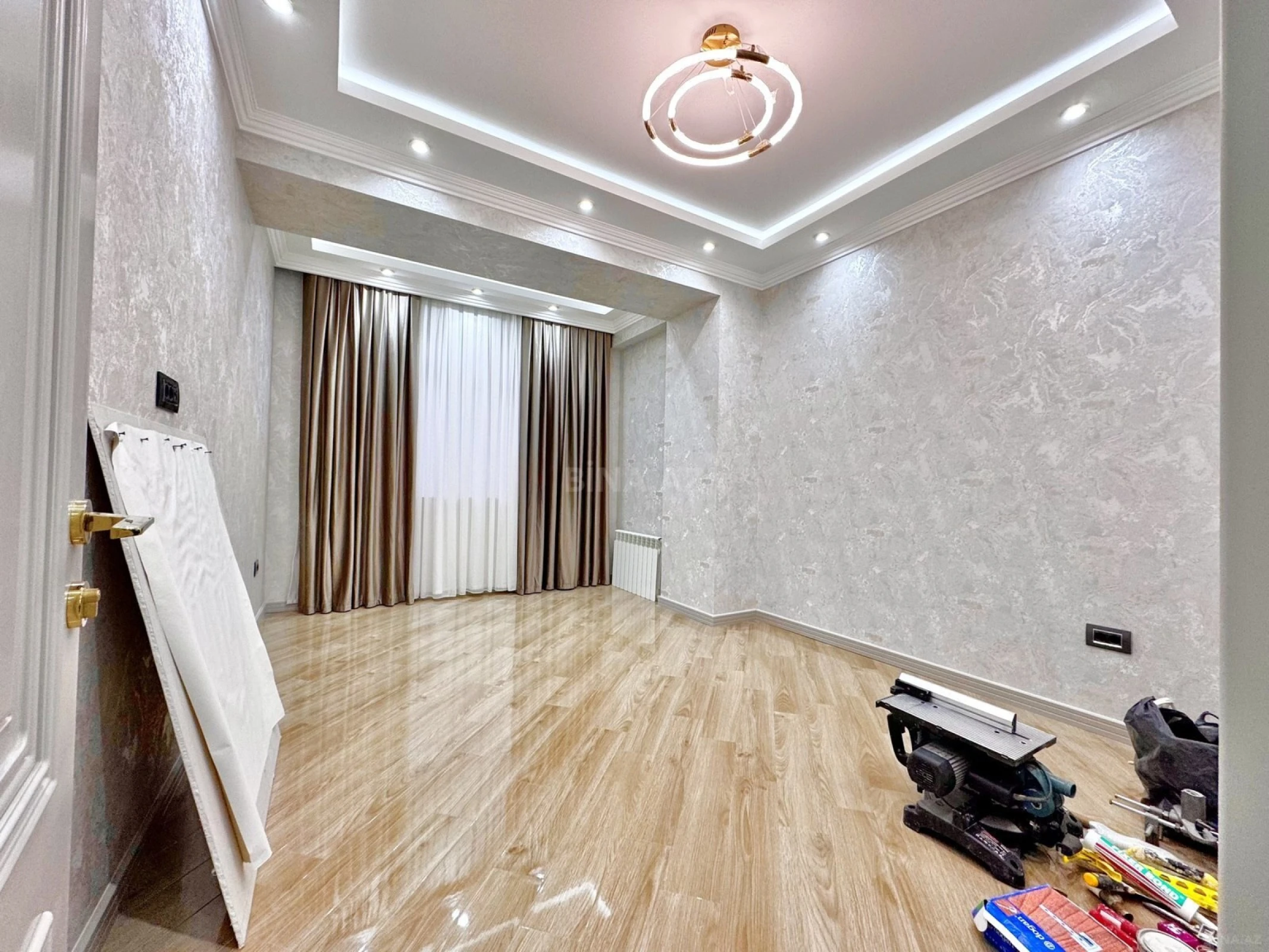 Satılır 3 otaqlı mənzil 110 m²
