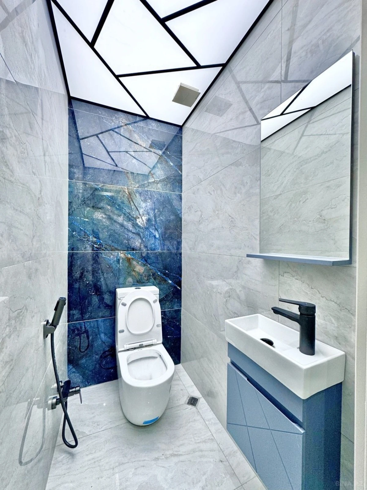 Satılır 3 otaqlı mənzil 110 m²