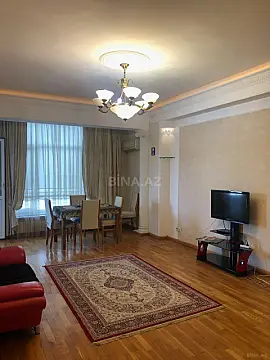 Kirayə verilir 2 otaqlı mənzil 90 m²