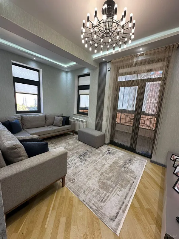 Satılır 3 otaqlı mənzil 117 m²