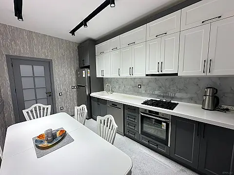 Satılır 3 otaqlı mənzil 117 m²