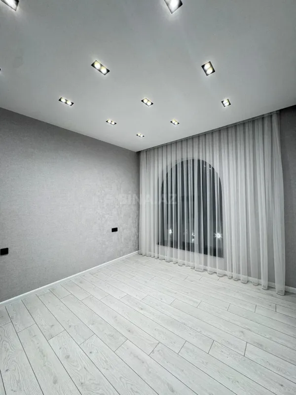 Satılır 4 otaqlı həyət evi 220 m²