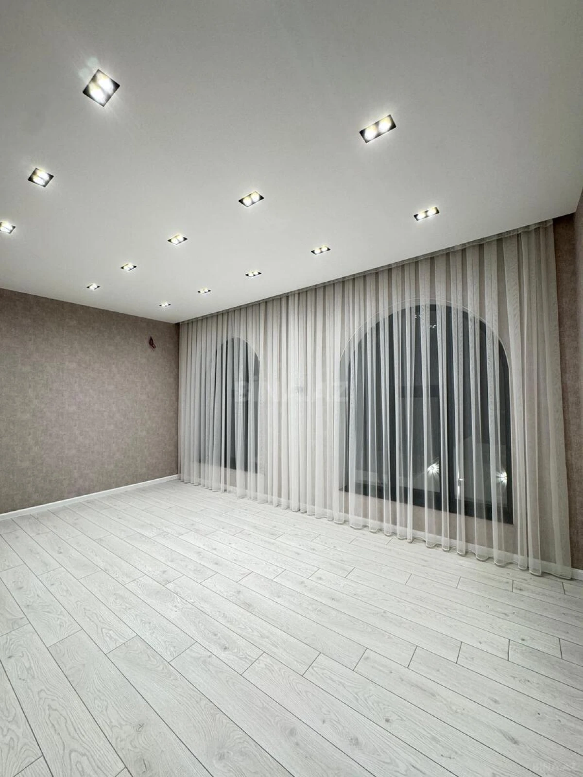 Satılır 4 otaqlı həyət evi 220 m²