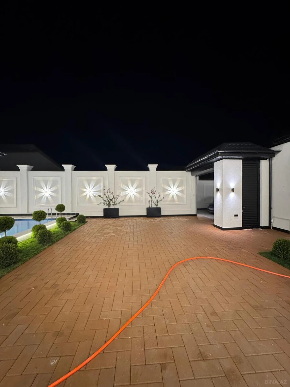 Satılır 4 otaqlı həyət evi 220 m²