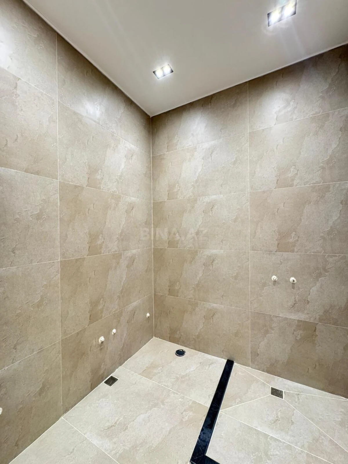 Satılır 4 otaqlı həyət evi 220 m²