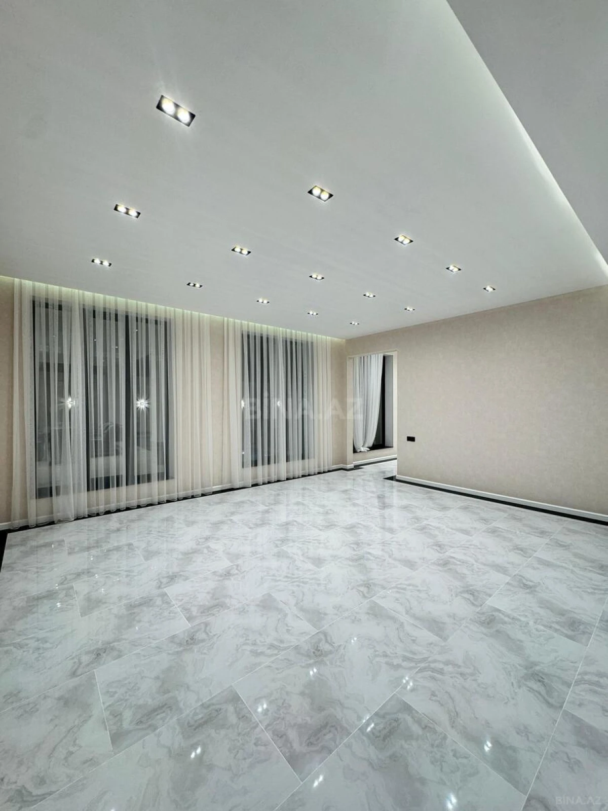Satılır 4 otaqlı həyət evi 220 m²