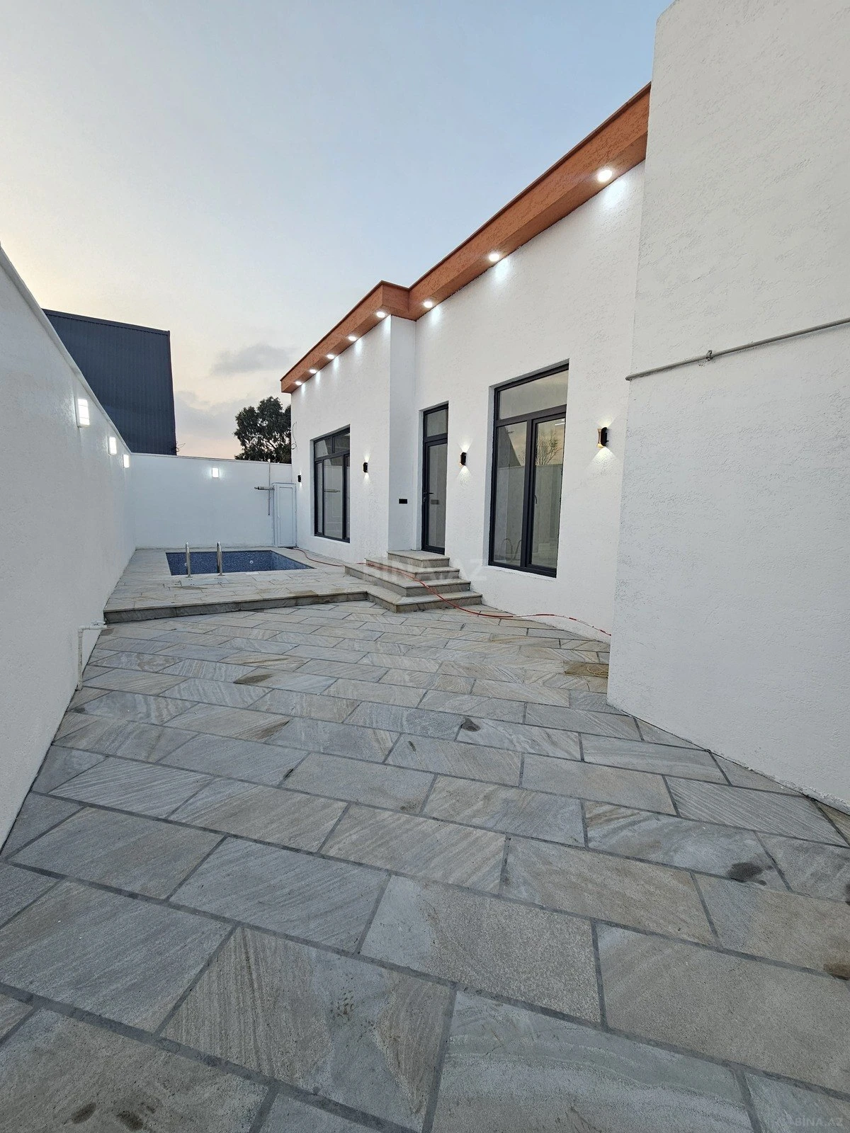 Satılır 4 otaqlı həyət evi 130 m²