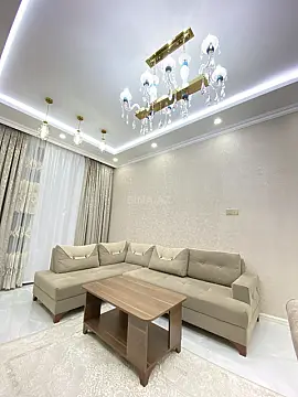 Kirayə verilir 4 otaqlı mənzil 140 m²