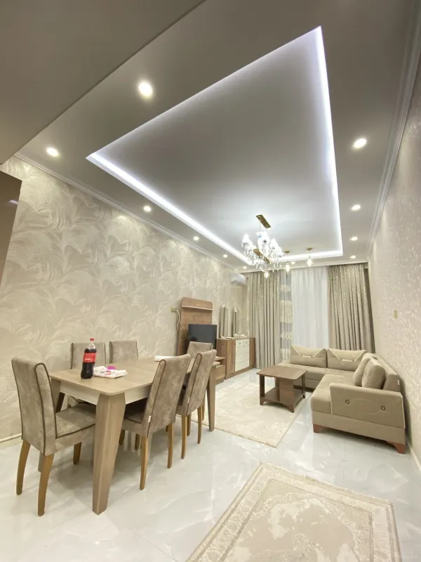Kirayə verilir 4 otaqlı mənzil 140 m²