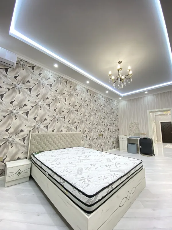 Kirayə verilir 4 otaqlı mənzil 140 m²