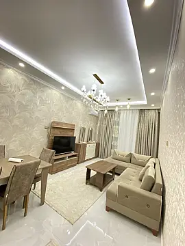 Kirayə verilir 4 otaqlı mənzil 140 m²