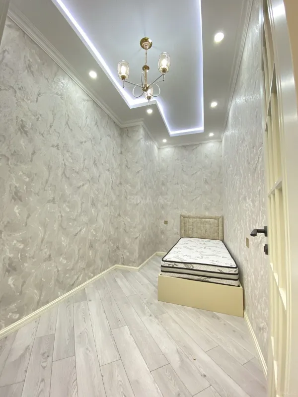 Kirayə verilir 4 otaqlı mənzil 140 m²