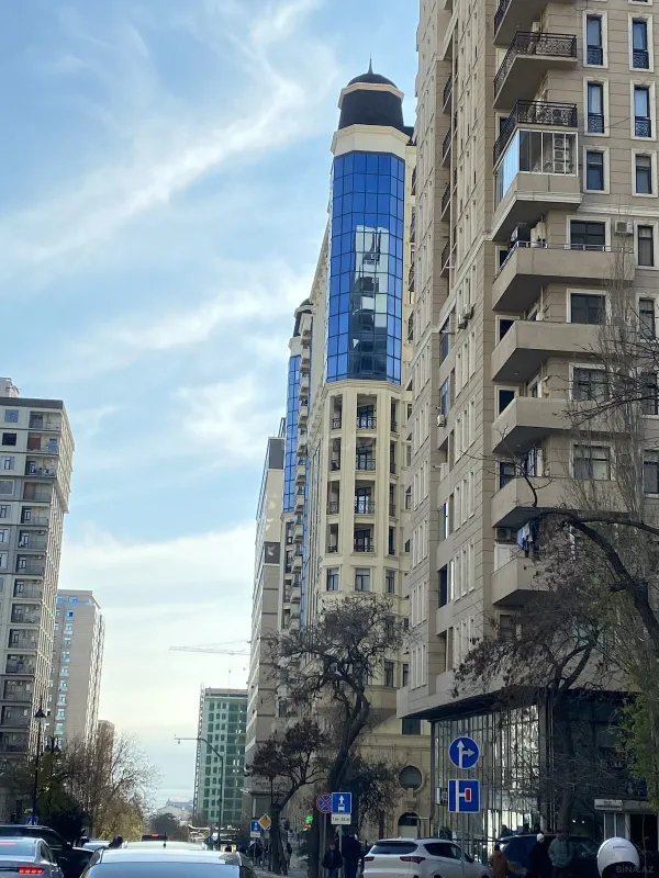 Kirayə verilir 4 otaqlı mənzil 140 m²