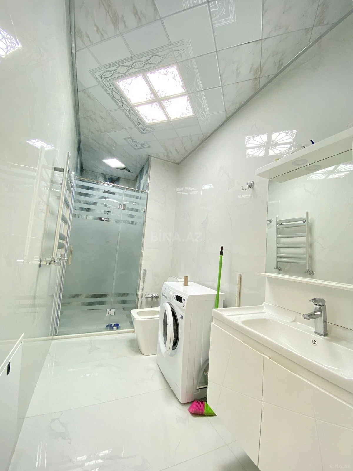 Kirayə verilir 4 otaqlı mənzil 140 m²