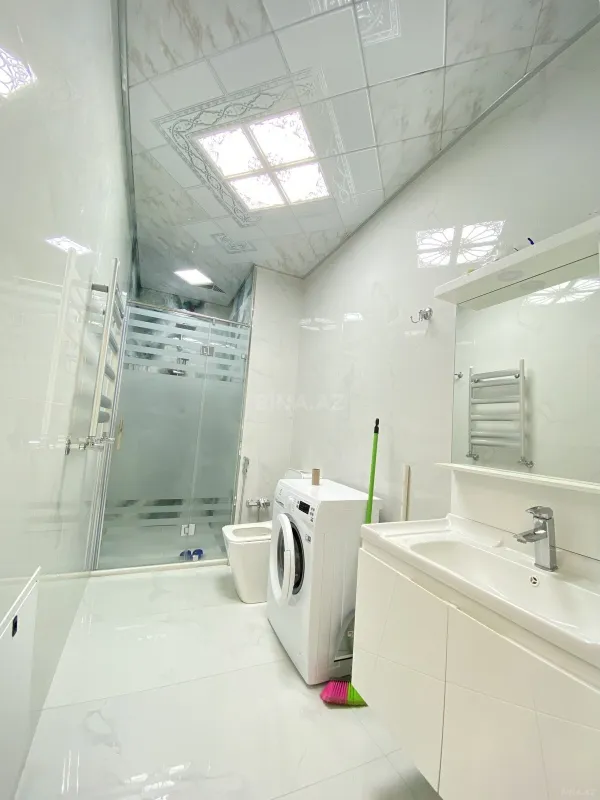 Kirayə verilir 4 otaqlı mənzil 140 m²