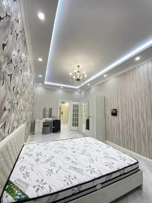 Kirayə verilir 4 otaqlı mənzil 140 m²