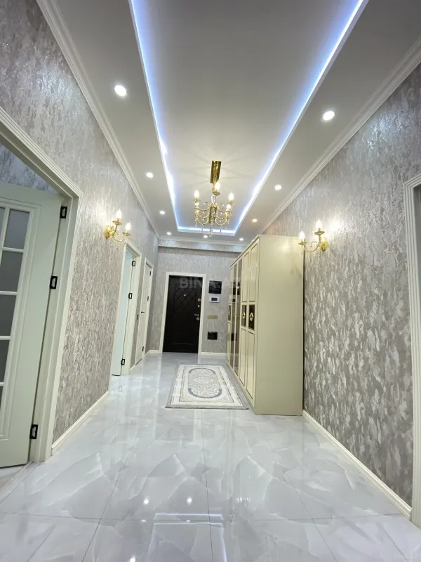 Kirayə verilir 4 otaqlı mənzil 140 m²