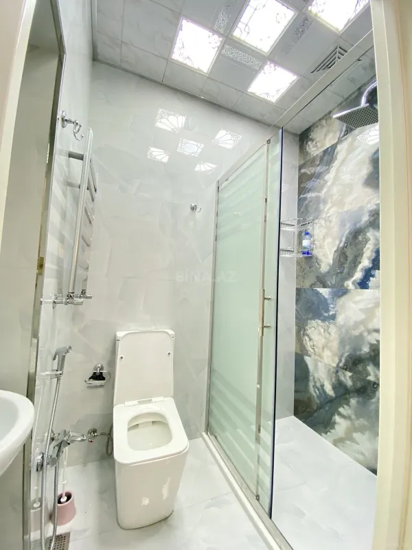 Kirayə verilir 4 otaqlı mənzil 140 m²