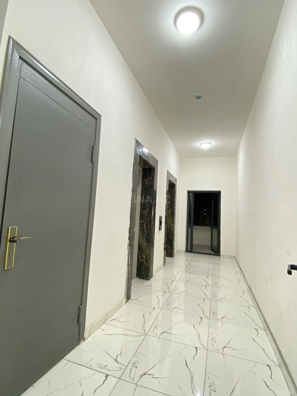 Kirayə verilir 4 otaqlı mənzil 140 m²