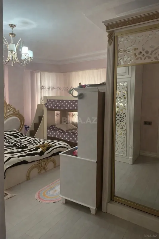 Satılır 2 otaqlı mənzil 100 m²