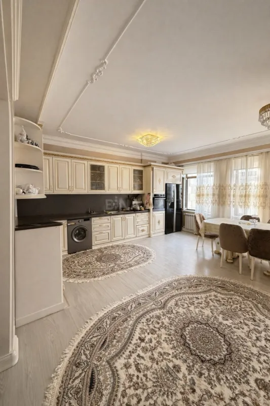 Satılır 2 otaqlı mənzil 100 m²