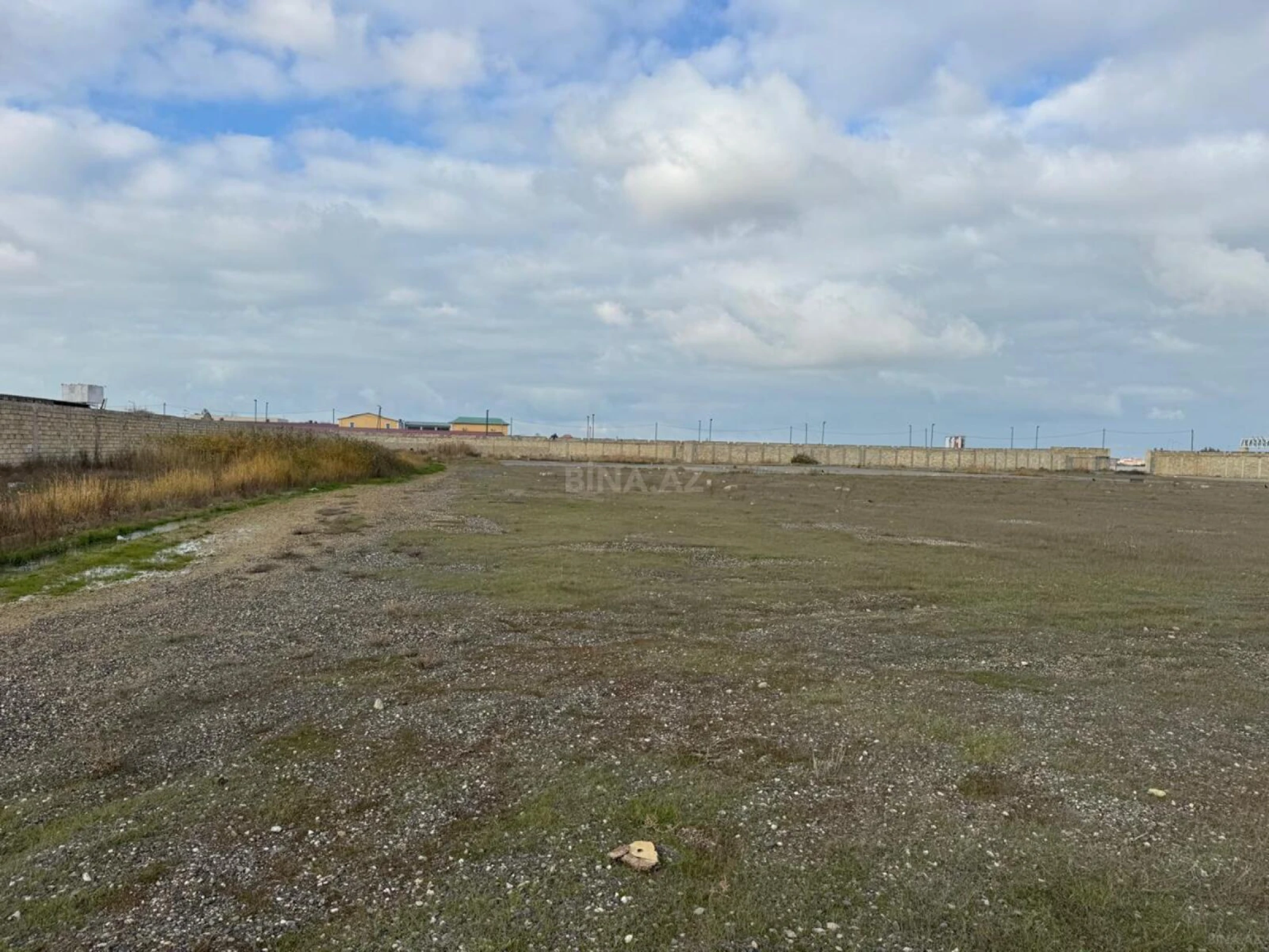 Satılır torpaq sahəsi 400 m²