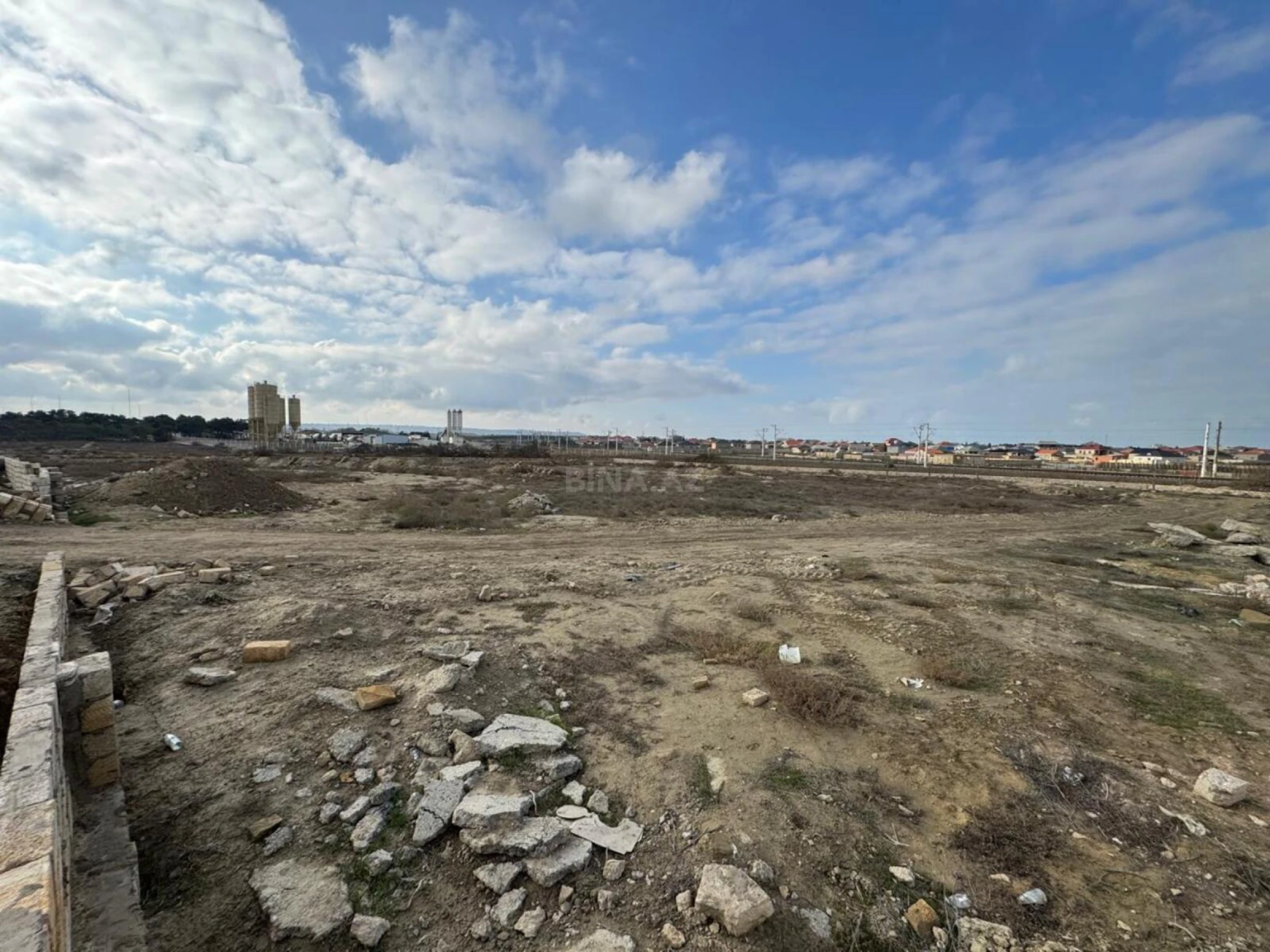 Satılır torpaq sahəsi 90 m²