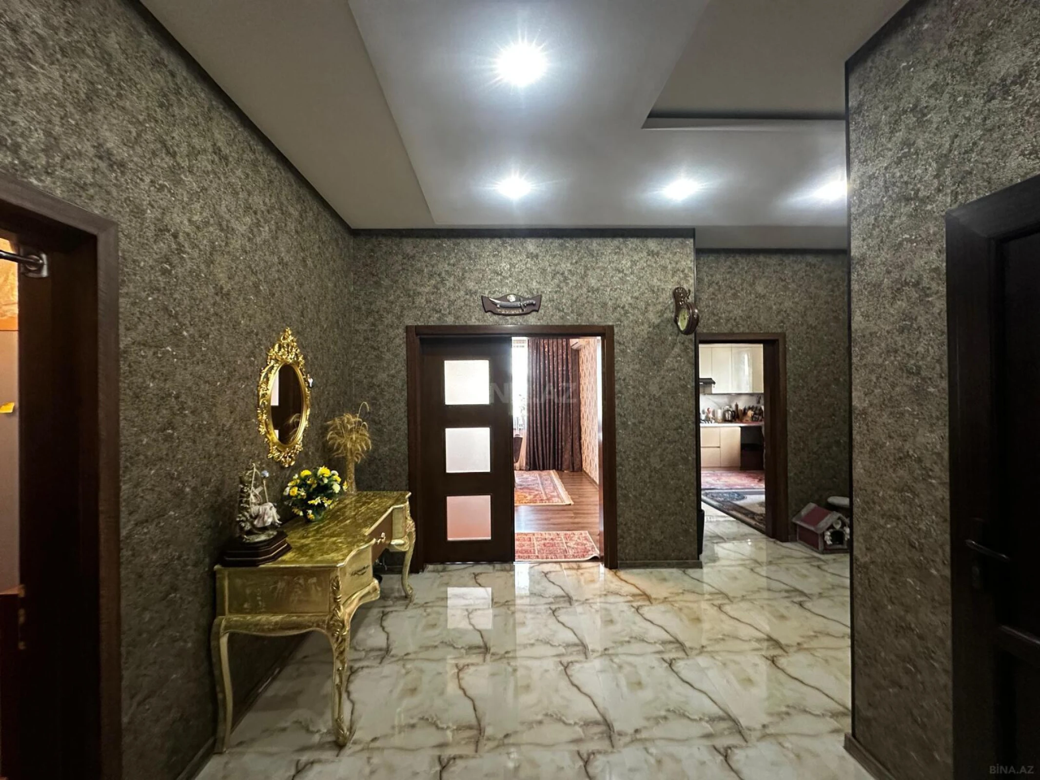 Satılır 4 otaqlı həyət evi 170 m²