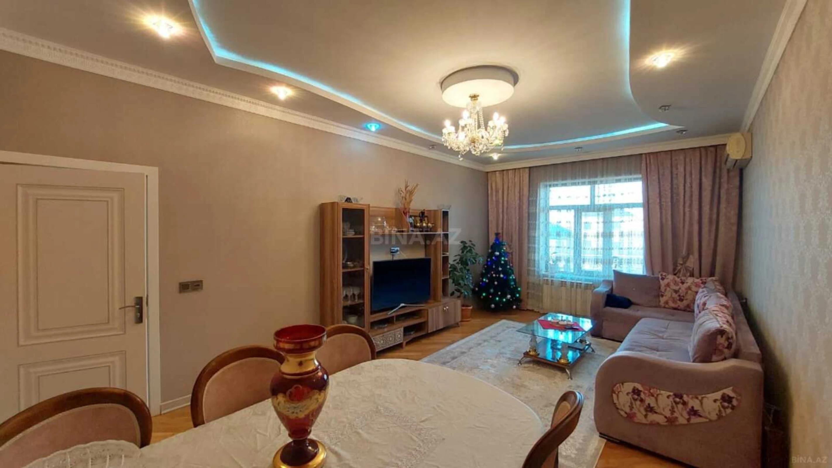 Satılır 8 otaqlı həyət evi 200 m²