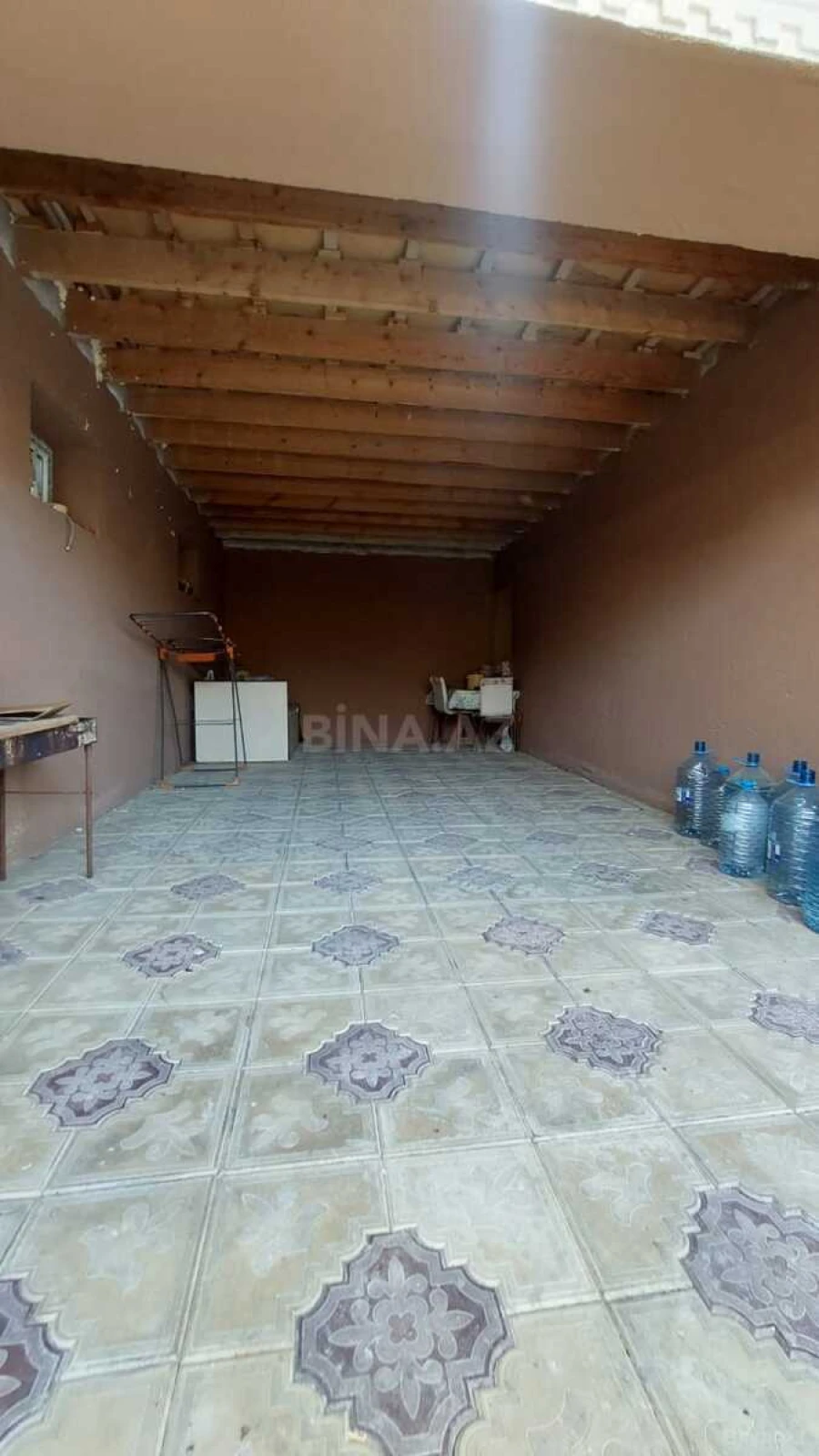 Satılır 8 otaqlı həyət evi 200 m²