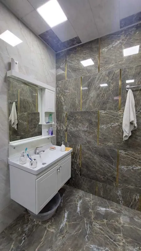 Satılır 8 otaqlı həyət evi 200 m²